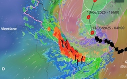 Bão số 1 tăng lên cấp 10, lũ trên sông Hương đạt báo động 2