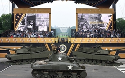 Ngay lúc này Mỹ đang diễu binh rầm rộ, lần đầu sau hơn 30 năm