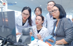 Trường ĐH Phan Châu Trinh tiên phong ứng dụng AI và công nghệ sinh học y khoa
