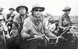 Làm báo trong rừng
