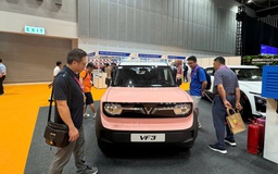 Hàng vạn khách tham quan triển lãm quốc tế ô tô