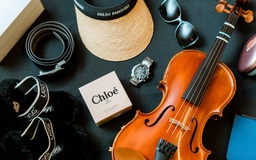 Cơ hội săn hàng giá rẻ khi sân bay đấu giá đồ thất lạc