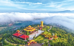 Điểm đến mùa hè gắn kết gia đình, trải nghiệm văn hóa tâm linh và thiên nhiên