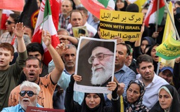 Lãnh tụ tối cao Iran lên tiếng sau khi Tehran tấn công căn cứ Mỹ