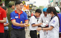 Chàng trai từng là lính kỵ binh gây ấn tượng khi tiếp sức mùa thi