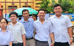 Thí sinh 40 tuổi thi tốt nghiệp THPT: 'Tôi muốn con nhìn vào để cố gắng'