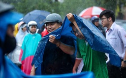 Hỏng xe, thí sinh nhanh nhạy xin 'thi nhờ' tốt nghiệp THPT và được giải quyết