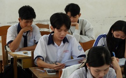 Xin giúp đỡ cậu học trò mồ côi cha mẹ nuôi ước mơ vào đại học