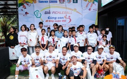 Trao trực tiếp 150 triệu đồng tại giải pickleball 'Cùng con đi tiếp cuộc đời' lần 3