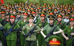 Những 'bông hoa thép' luyện tập dưới nắng nóng thao trường, chuẩn bị cho sự kiện A80