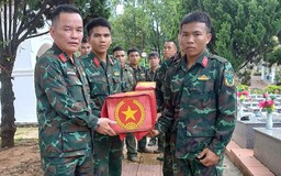 Bàn giao 2 hài cốt liệt sĩ vừa được cất bốc tại Kon Tum