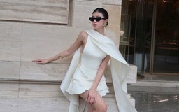 Chạm đến 'đỉnh cao' thanh lịch với khăn choàng lụa