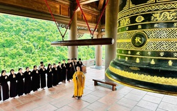 Hơn 18.000 ngôi chùa cả nước cử chuông trống bát nhã cầu quốc thái dân an sáng nay