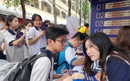 Chinh phục tiếng Anh, học bổng du học thế nào trong bối cảnh mới?