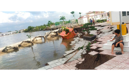 Sạt lở lan rộng ở Cà Mau