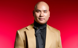 Ca sĩ A Tuân ly hôn vợ kém tuổi, lên tiếng chuyện có 'tình mới'