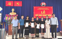 Những cô gái của rẫy nương và giấc mơ trở thành cô giáo