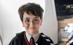 Hé lộ tạo hình như 'trùng sinh' của 'Harry Potter' phiên bản truyền hình