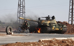 Israel tấn công xe tăng Syria giữa xung đột sắc tộc đẫm máu