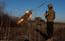 Chiến sự Ukraine ngày 1.238: Hai bên tấn công diện rộng