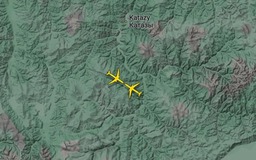 Hai máy bay suýt đâm vào nhau ở trên không