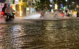Áp thấp nhiệt đới hướng vào Biển Đông, dự báo miền Bắc mưa lớn 5 ngày