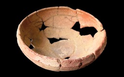 Phát hiện khu mộ táng 2.000 năm tuổi