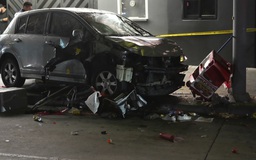 Xe lao vào đám đông ở Los Angeles, 30 người bị thương