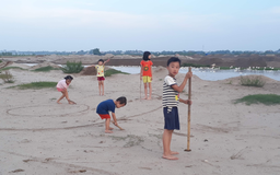 'Cuộc chiến' nhấc các con ra khỏi phòng điều hòa