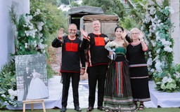 Cô dâu Ê Đê và nhà gái đem sính lễ đến rước chàng rể Đan Mạch