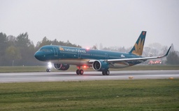 Hành khách Hàn Quốc ngất xỉu, máy bay Vietnam Airlines hạ cánh khẩn xuống Đà Nẵng