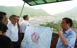 Phó chủ tịch Quốc hội Lê Minh Hoan thị sát tại bãi rác Khánh Sơn