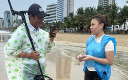 Rà tìm điện thoại iPhone cho 2 nữ du khách ở biển Đà Nẵng