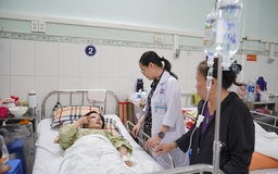 Bạn đọc Báo Thanh Niên hỗ trợ cô gái liệt tay chân, 
mờ mắt gần 160 triệu đồng