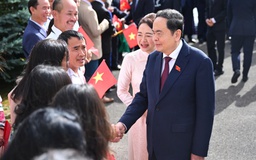 Chủ tịch Quốc hội Trần Thanh Mẫn gặp mặt cộng đồng người Việt tại Thụy Sĩ
