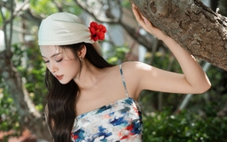 Váy hoa, váy họa tiết giúp nàng tỏa sáng trong mùa thu 2025
