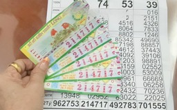 Cụ bà 74 tuổi trúng độc đắc 10 tỉ: Mua vé số ủng hộ, nhờ con đổi thưởng