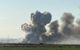 Nổ lớn san bằng cơ sở pháo hoa ở California, 7 người mất tích