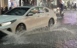 Chiều nay Hà Nội sẽ có mưa giông 'giải nhiệt' nắng nóng