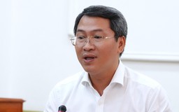 Phó chủ tịch phường Sài Gòn ngồi 2 giờ ký 1.000 bản sao y giấy tờ