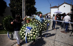 Lễ tưởng niệm riêng tư Diogo Jota và em trai, Tổng thống và Thủ tướng Bồ Đào Nha đến chia buồn