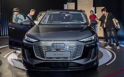 SUV thuần điện Audi Q6 e-tron giá từ 3,199 tỉ đồng tại Việt Nam