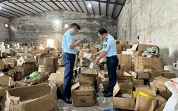 Phát hiện kho hàng lớn nhập lậu tinh vi từ Trung Quốc