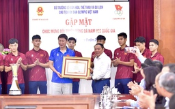 HLV Kim Sang-sik và U.23 Việt Nam được trao tặng Bằng khen của Thủ tướng, Bộ trưởng nói lời xúc động