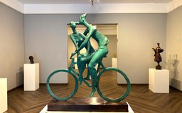 Lời của gió chiêm nghiệm từng khoảnh khắc đời sống