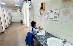 Nhà vệ sinh trường học: Chuyện tưởng nhỏ mà không nhỏ