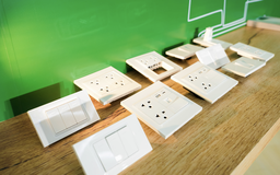 Schneider Electric ra mắt dòng công tắc, ổ cắm đầu tiên có 2 loại mặt che