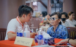 Tu viện Khánh An tổ chức khám mắt miễn phí cho phật tử, người dân