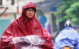 Mưa lớn trên 100 mm, vùng biển TP.HCM có sóng cao 3 m