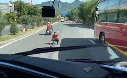 Đà Nẵng: Xác minh vụ phụ xe ngồi giữa QL1 chặn đường gây hỗn loạn